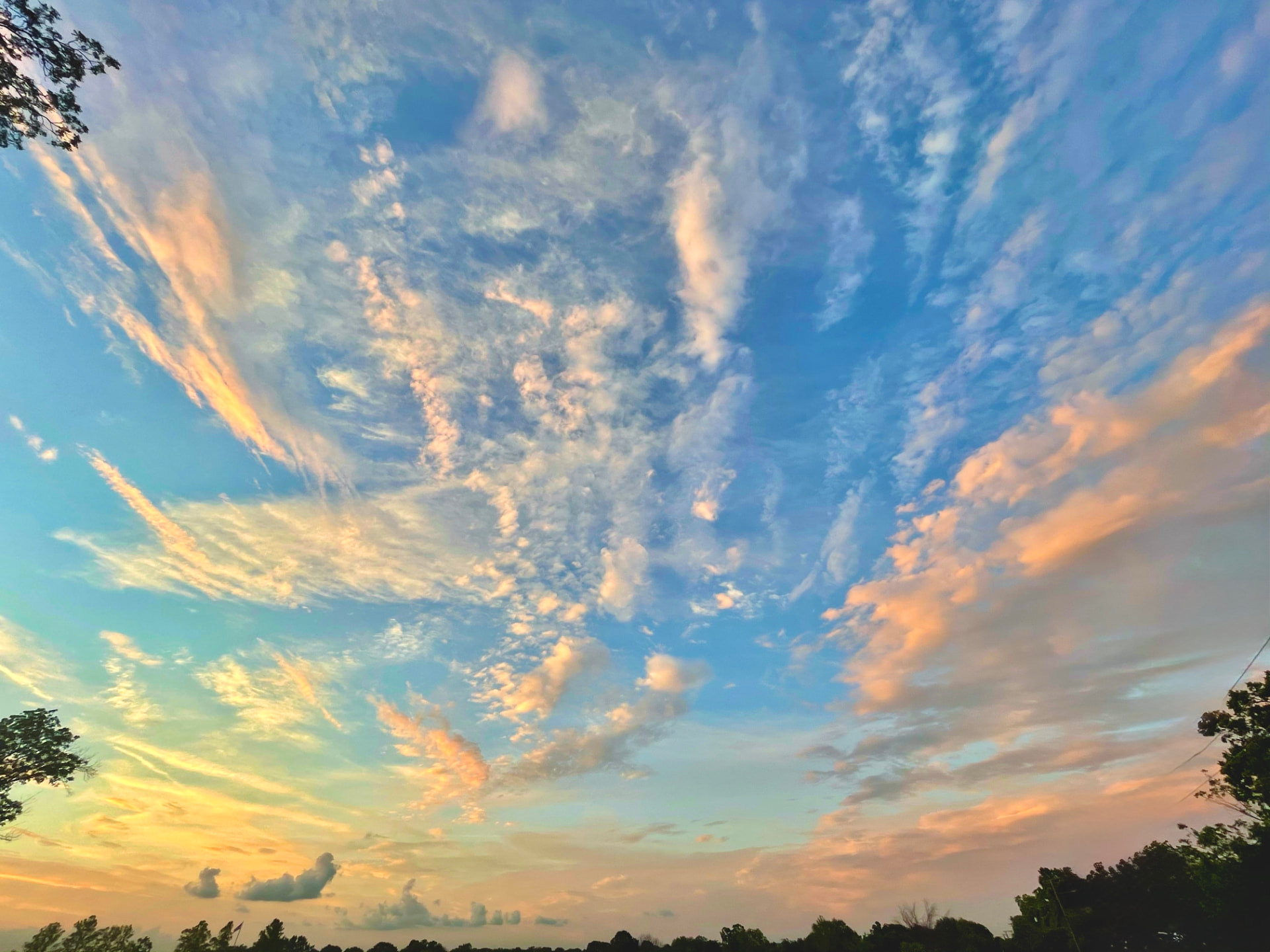 Pastel Cirrus at Evening